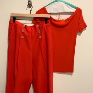 Bright never worn summer statement set.